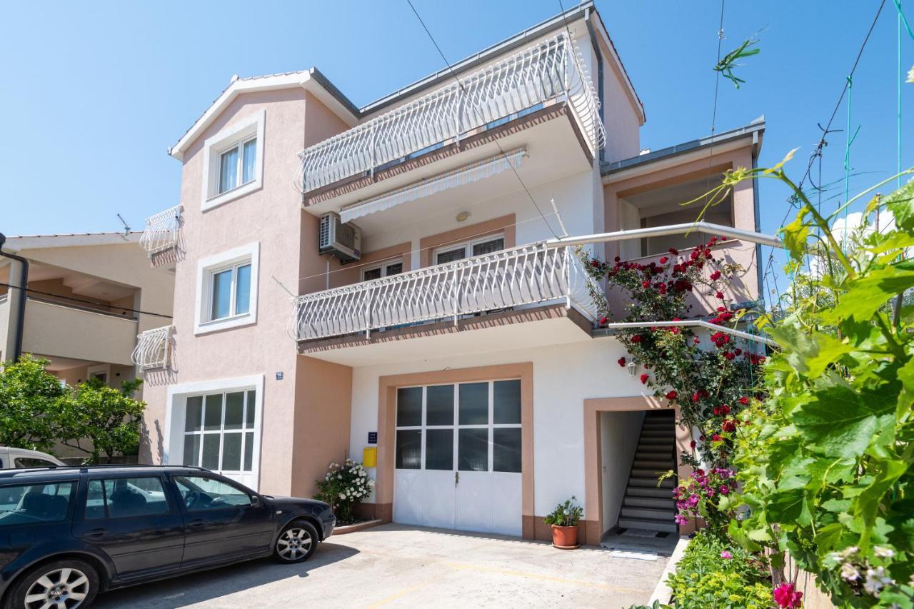 Vranjes Apartment Kastela Exterior photo